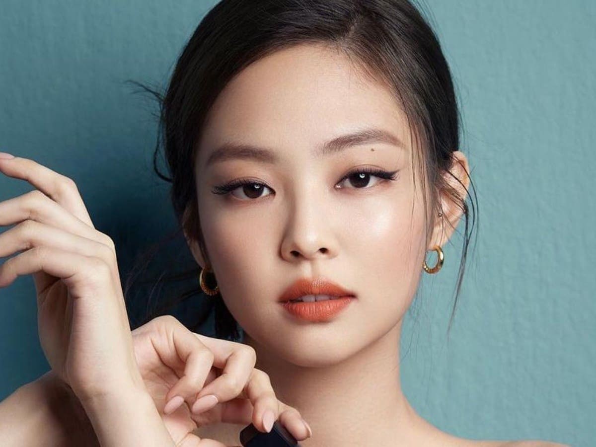 Jennie solo photo 2