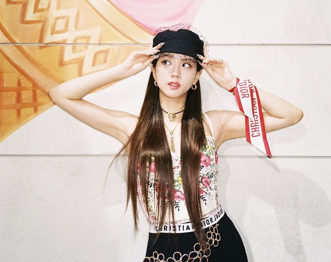 Jisoo solo photo