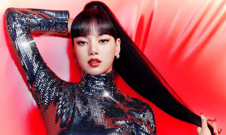 Lisa solo photo 3